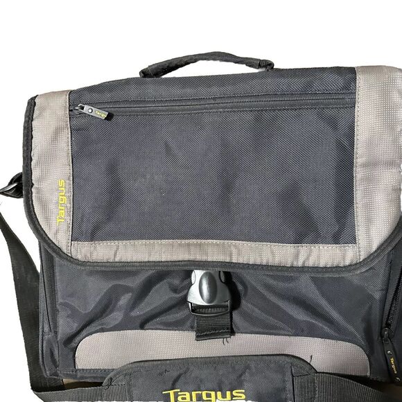 TARGUS CityGear 17" Laptop Notebook Messenger Bag Computer Travel Work Student - Picture 2 of 7